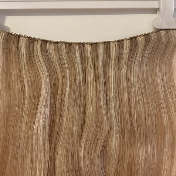 One row of hand tied extensions - Picture 2 of 2